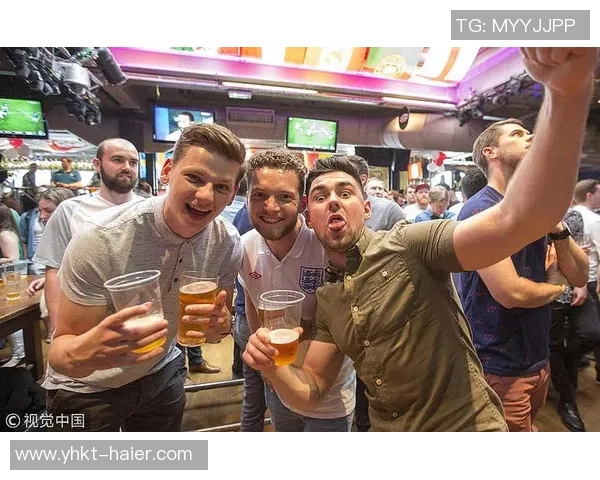 球迷文化的多维探讨:激情、归属感与全球化趋势下的球迷身份认同